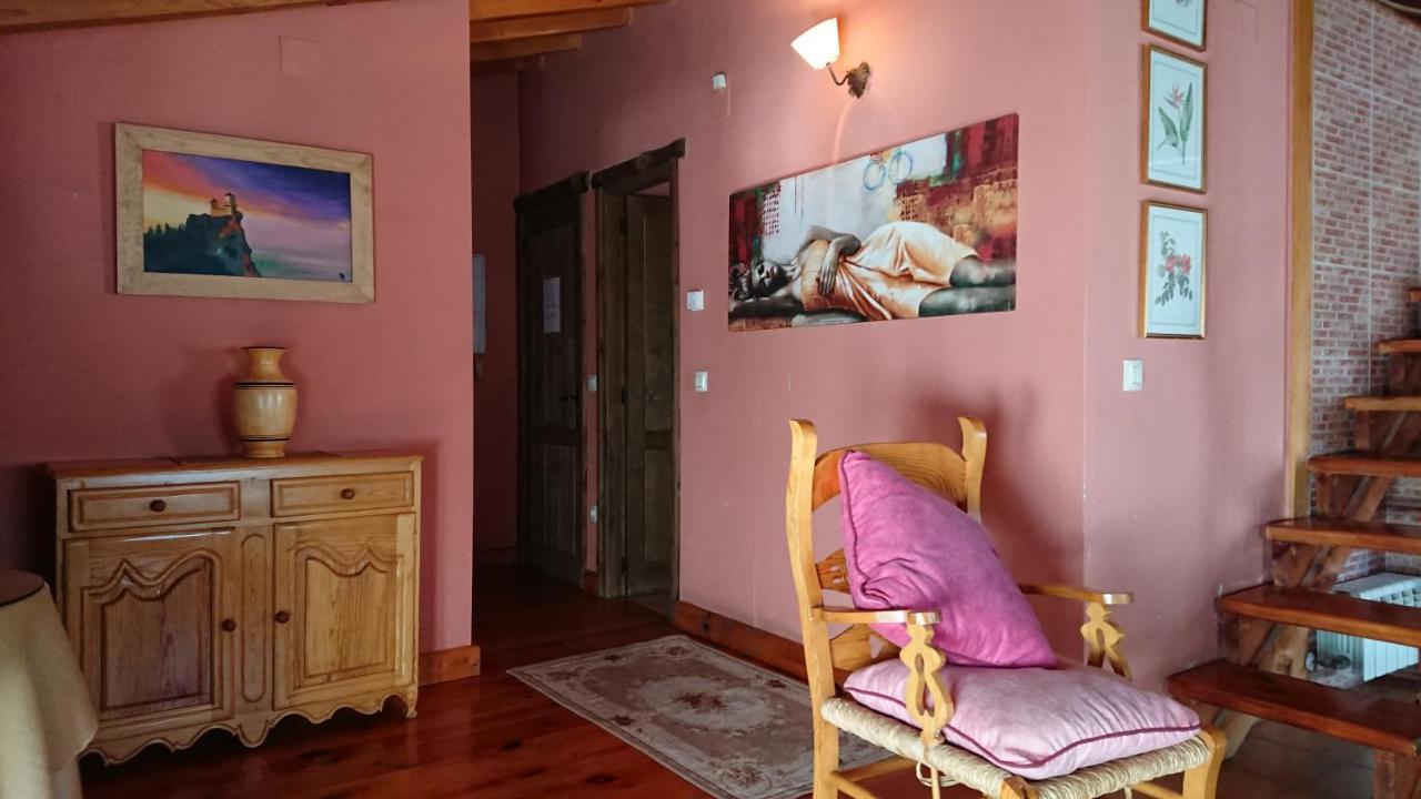 Artesano I Y III Guest House นาวาร์เรดอนดา เด เกรโดส ภายนอก รูปภาพ